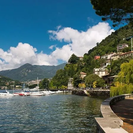 Appartement Lenno Apartment, Period Located On The Lake Sleeps 8 By Italian *