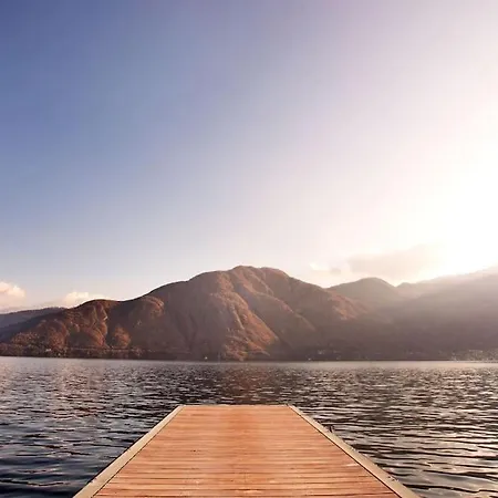 Lenno Apartment, Period Located On The Lake Sleeps 8 By Italian * Tremezzo