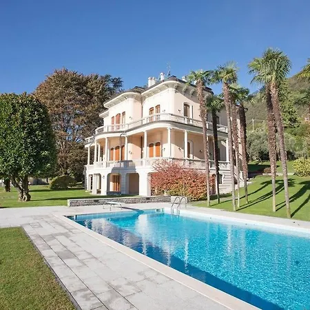 Lenno Apartment, Period Located On The Lake Sleeps 8 By Italian Appartement