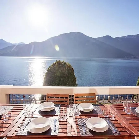 Lenno Apartment, Period Located On The Lake Sleeps 8 By Italian *