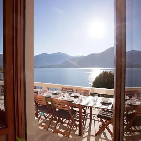 Apartment Lenno Apartment, Period Located On The Lake Sleeps 8 By Italian Tremezzo